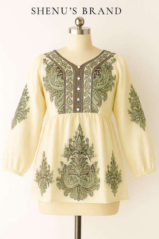 Trendy Top elegant look with balloon sleeves